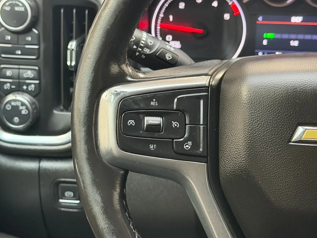 Used 2022 White Chevrolet LT image 17