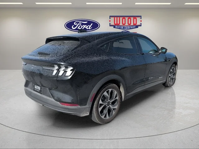 Used 2025 Shadow Black Ford Select image 3