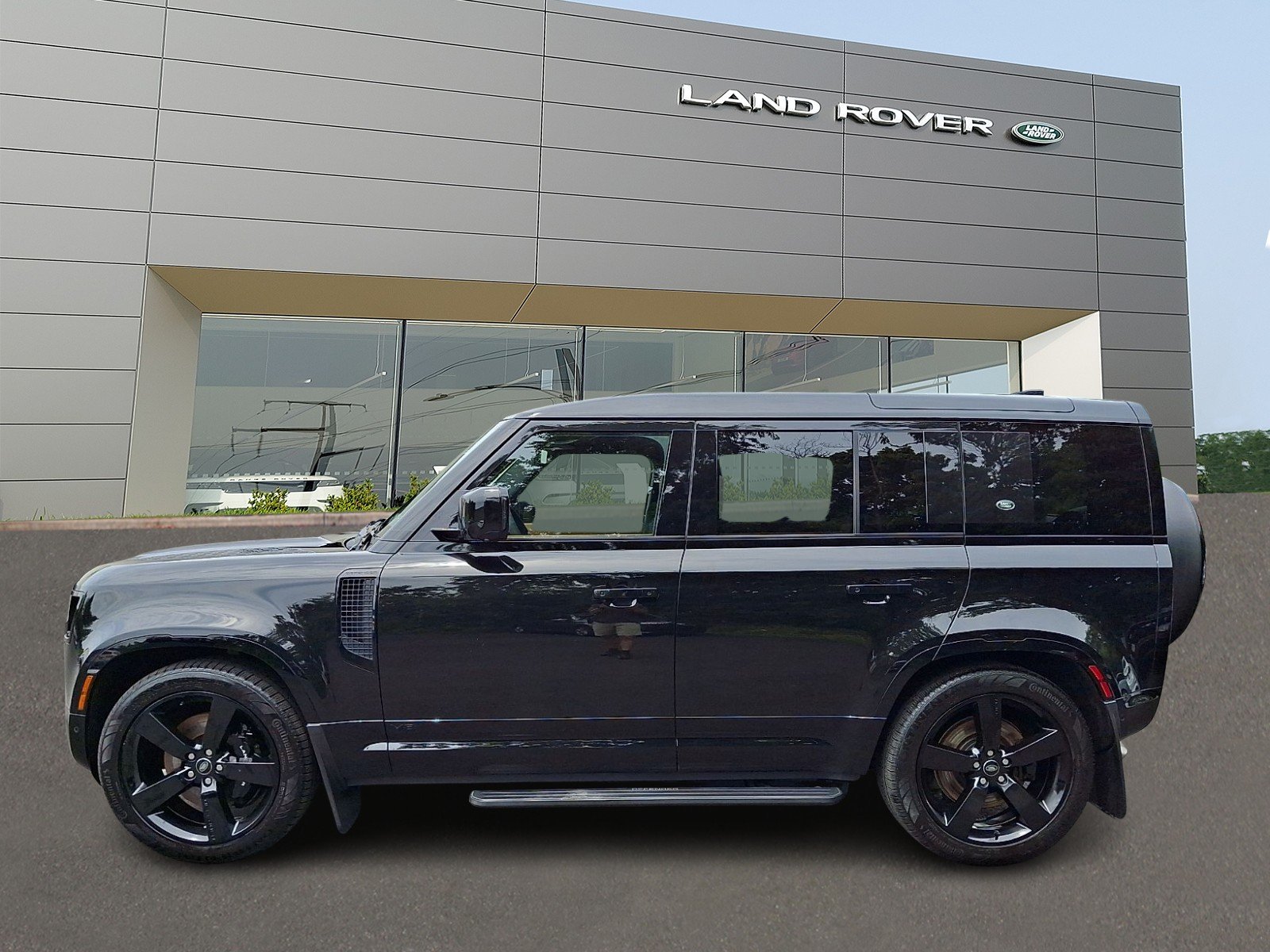 Used 2024 Santorini Black Metallic - 1AG Land Rover 110 P525 V8 image 6