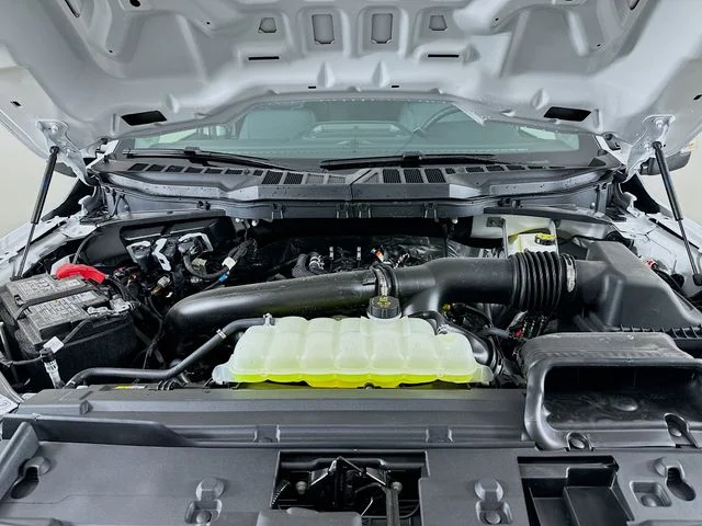 New 2026 Oxford White Ford XLT image 27