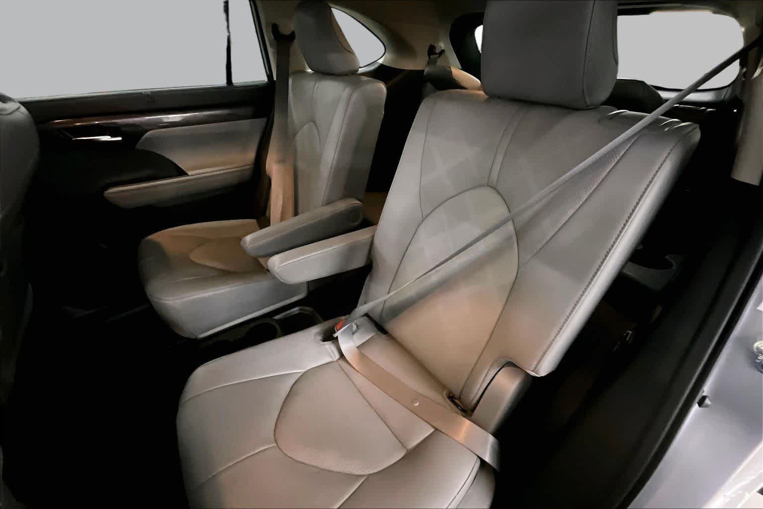 Used 2023 Celestial Silver Metallic Toyota Platinum image 19