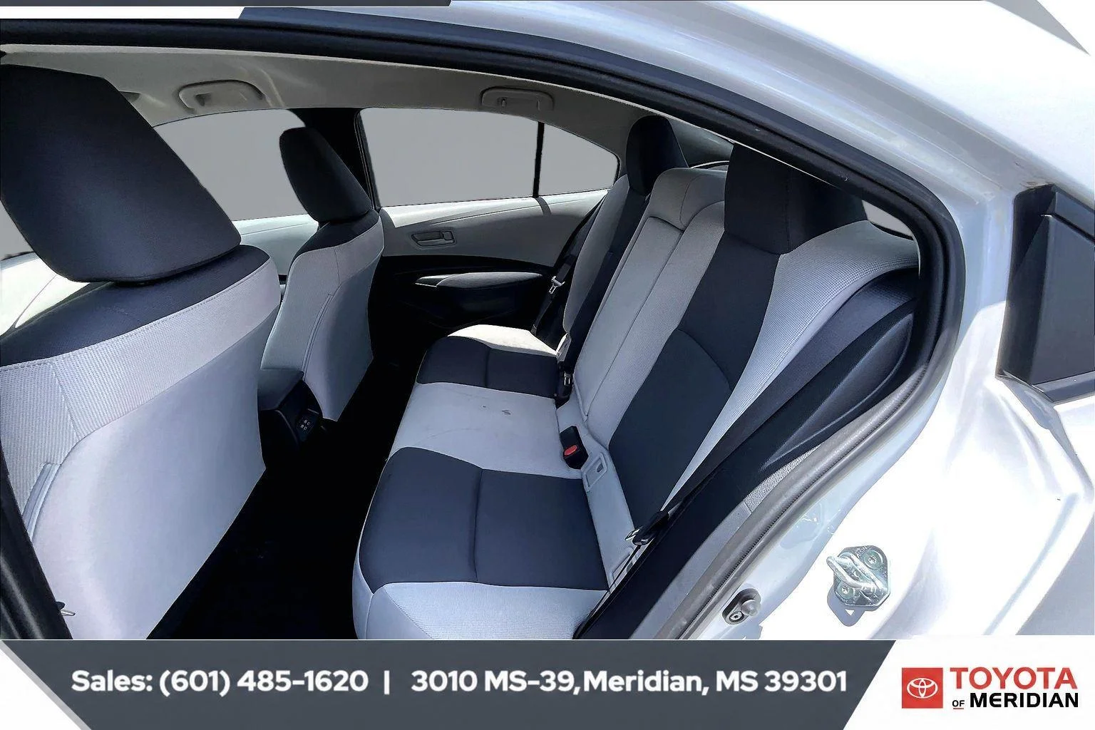 Used 2023 Ice Cap Toyota LE image 19