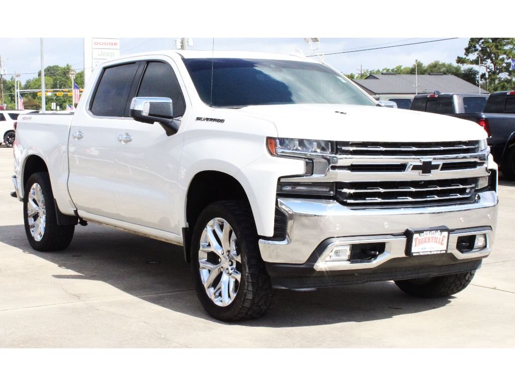 Used 2020 Iridescent Pearl Tricoat Chevrolet LTZ image 25