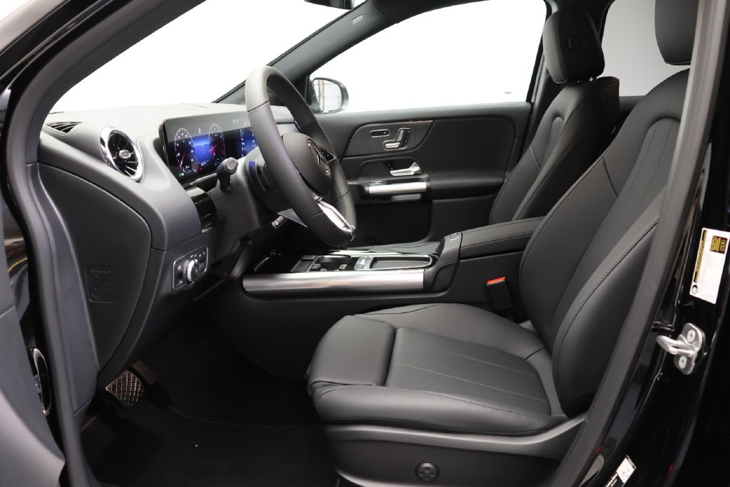 New 2026 Night Black Mercedes-Benz GLA 250 image 37