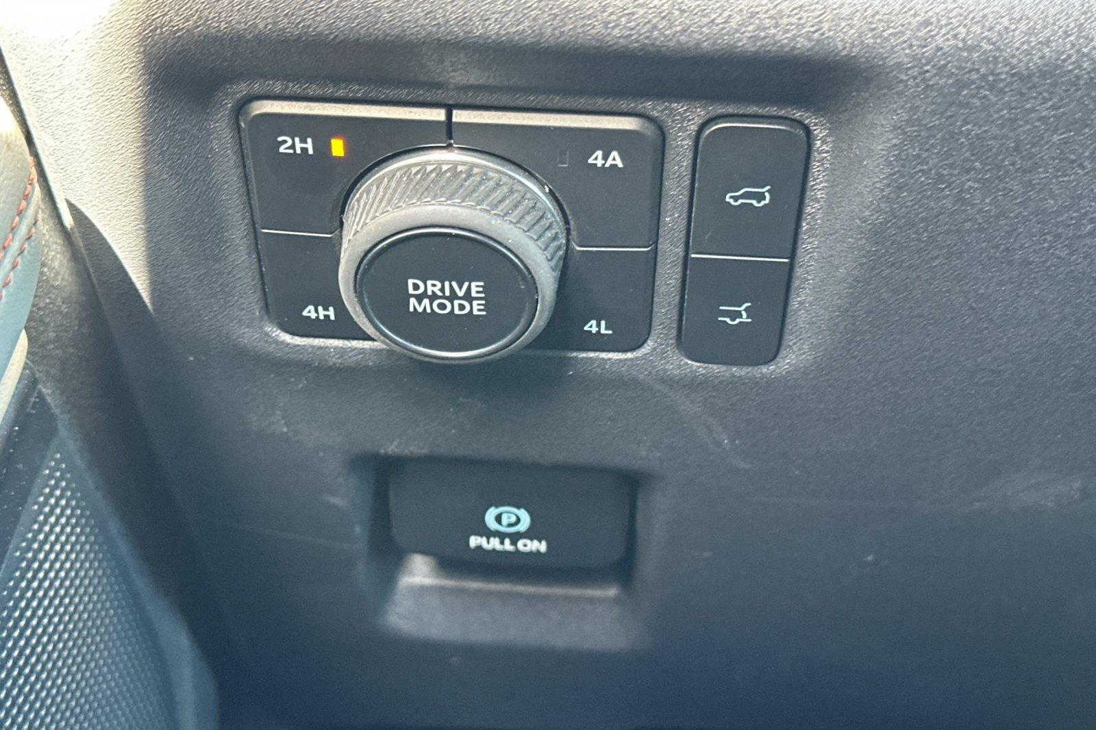 Used 2025 Gray Ford Active image 30