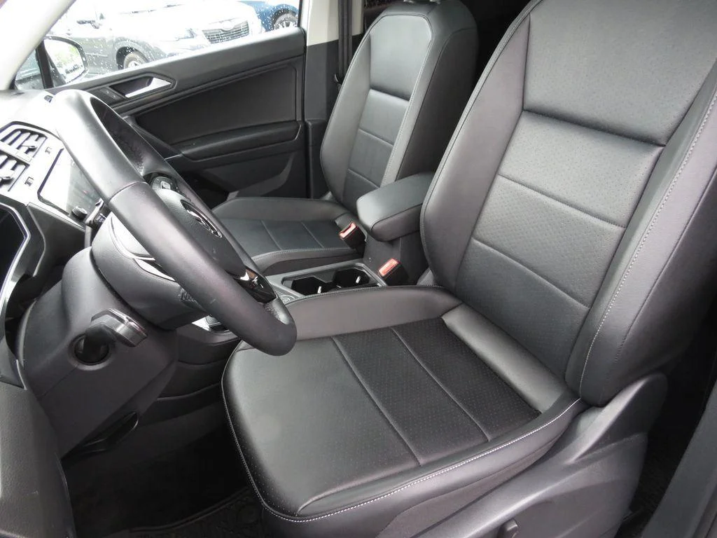 Used 2020 Silver Metallic Volkswagen 2.0T SEL image 21