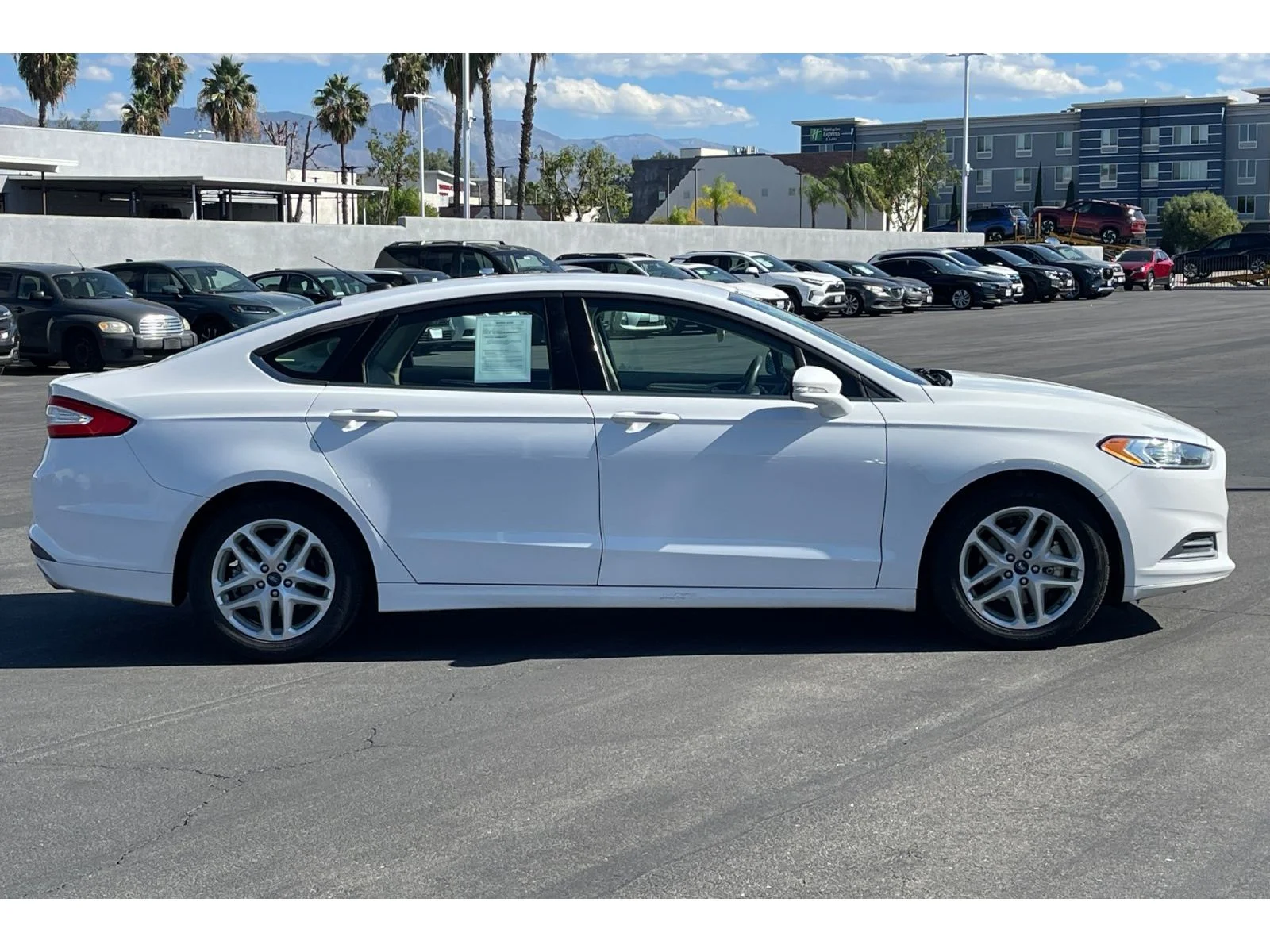 Used 2016 Oxford White Ford SE image 8