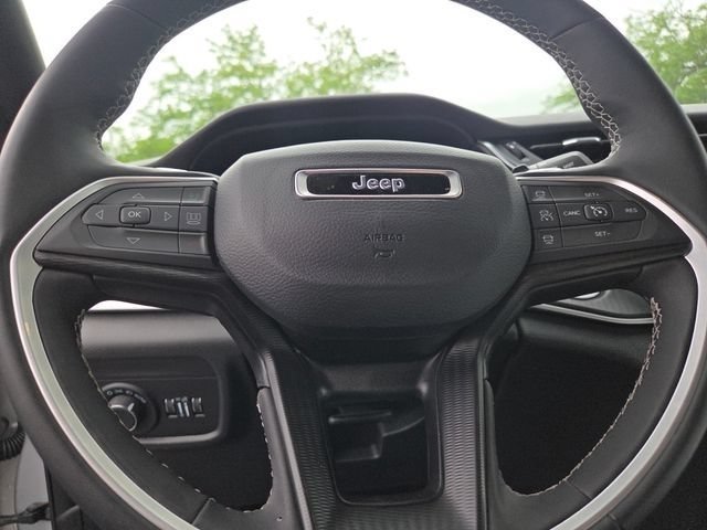 Used 2024 Silver Zynith Jeep Altitude X image 32