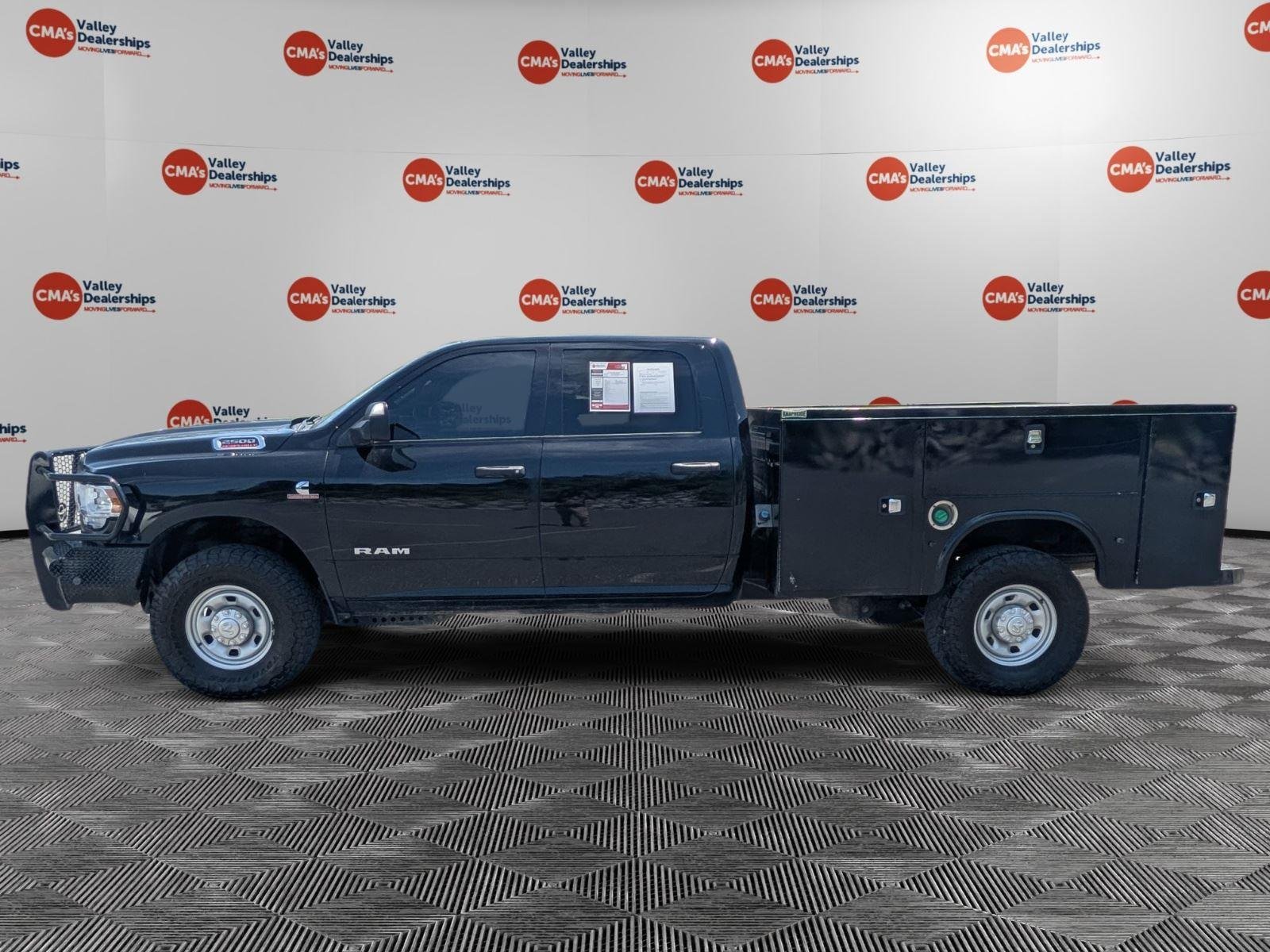 Used 2022 Diamond Black Crystal Pearlcoat Ram Tradesman image 8