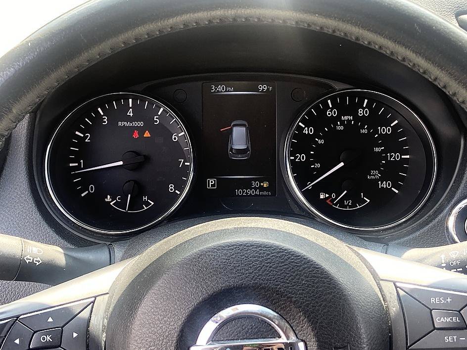 Used 2017 Caspian Blue Nissan SL image 14