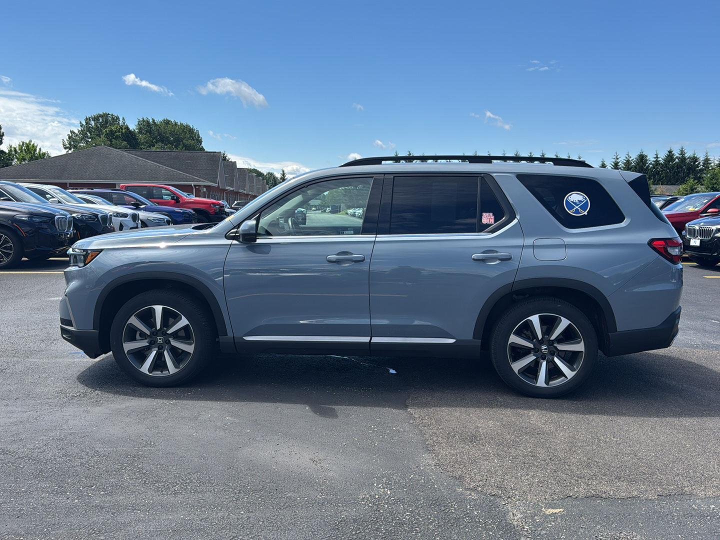 Used 2024 Sonic Gray Pearl Honda Touring image 6