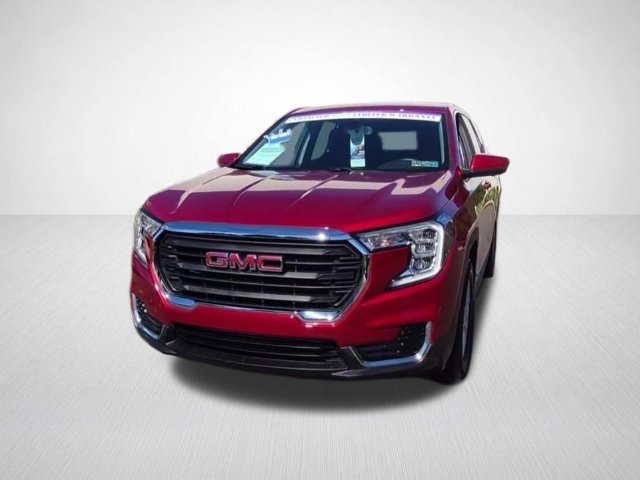 Used 2023 VOLCANIC RED TINTCOAT GMC SLE image 5