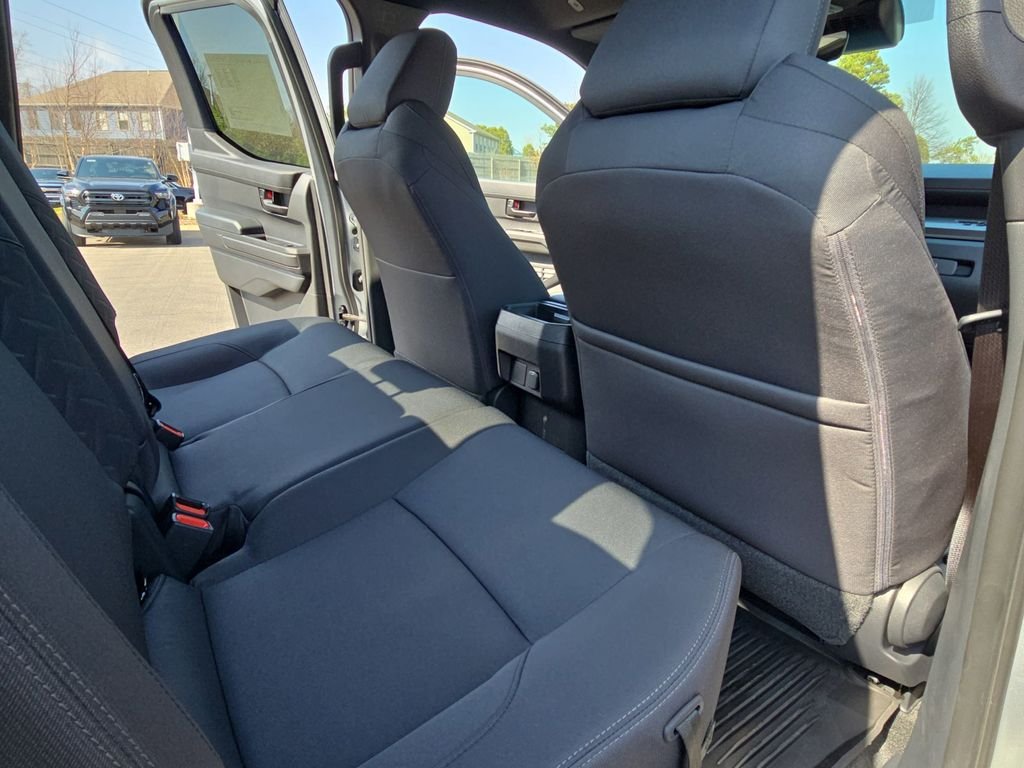 2025 Toyota Tacoma SR5 - Photo 13