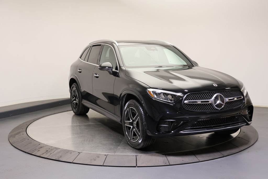 Used 2026 Black Mercedes-Benz GLC 300 image 3