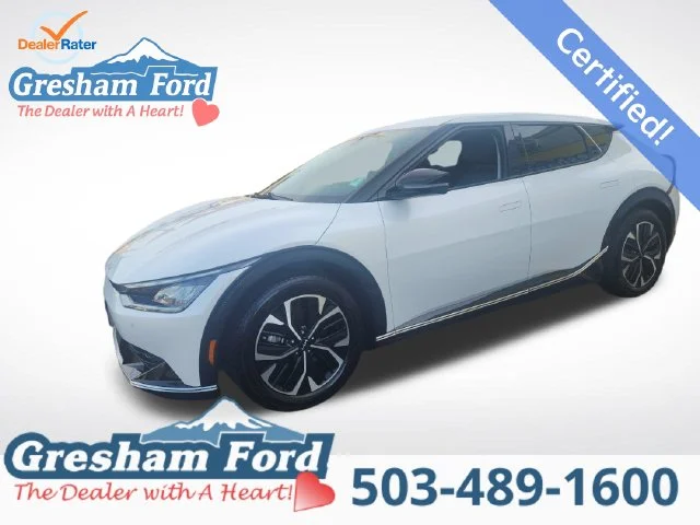 Used 2023 Snow White Pearl Kia Wind image 1