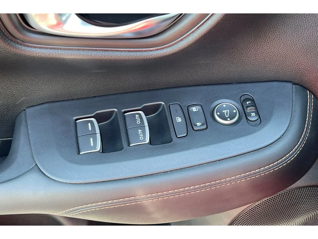 Used 2025 MILANO RED Honda Sport image 12