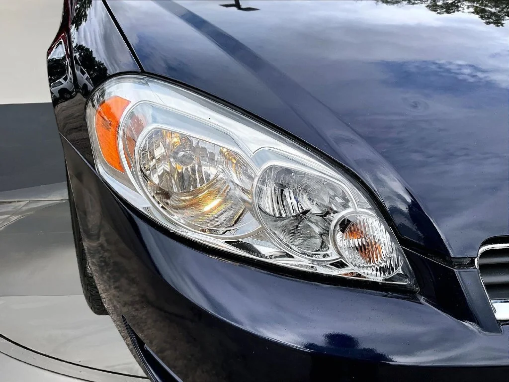Used 2009 Blue Chevrolet LS image 30