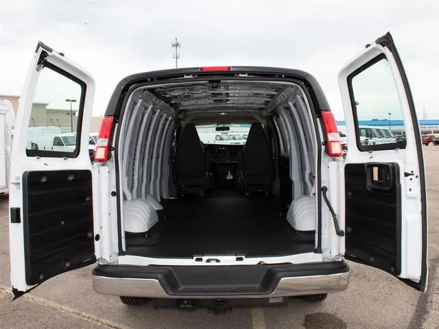 2025 GMC Savana Cargo Work Van - Photo 15