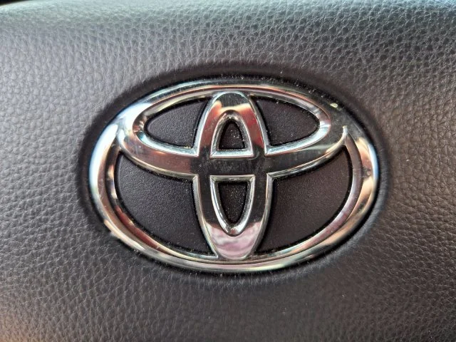 Used 2025 White Toyota SR5 image 33