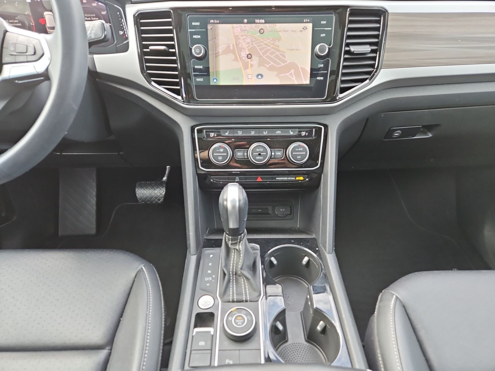 Used 2023 Silver Volkswagen 2.0T SEL image 11