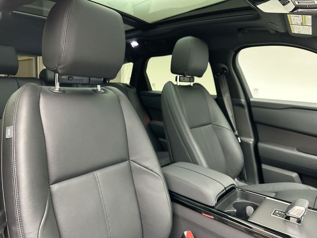 Used 2026 Fuji White Land Rover S image 5
