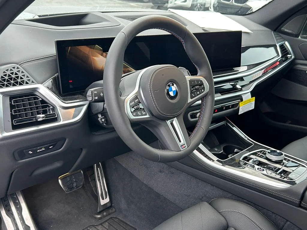 2026 BMW X5 M60i - Photo 13