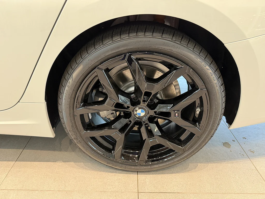 New 2026 Alpine White BMW xDrive NA image 7