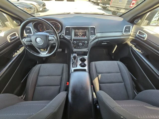 Used 2020 Gray Jeep Laredo E image 33