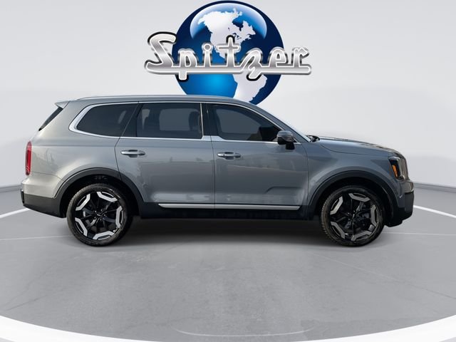 Used 2024 Silver Kia S image 10