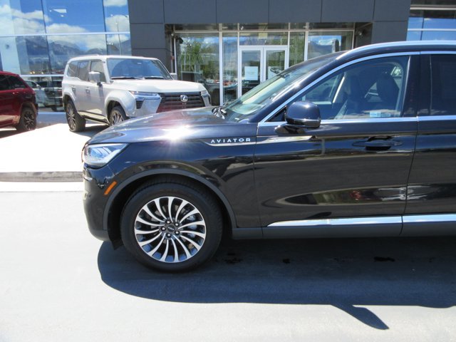 Used 2024 Infinite Black Metallic Lincoln Reserve image 61