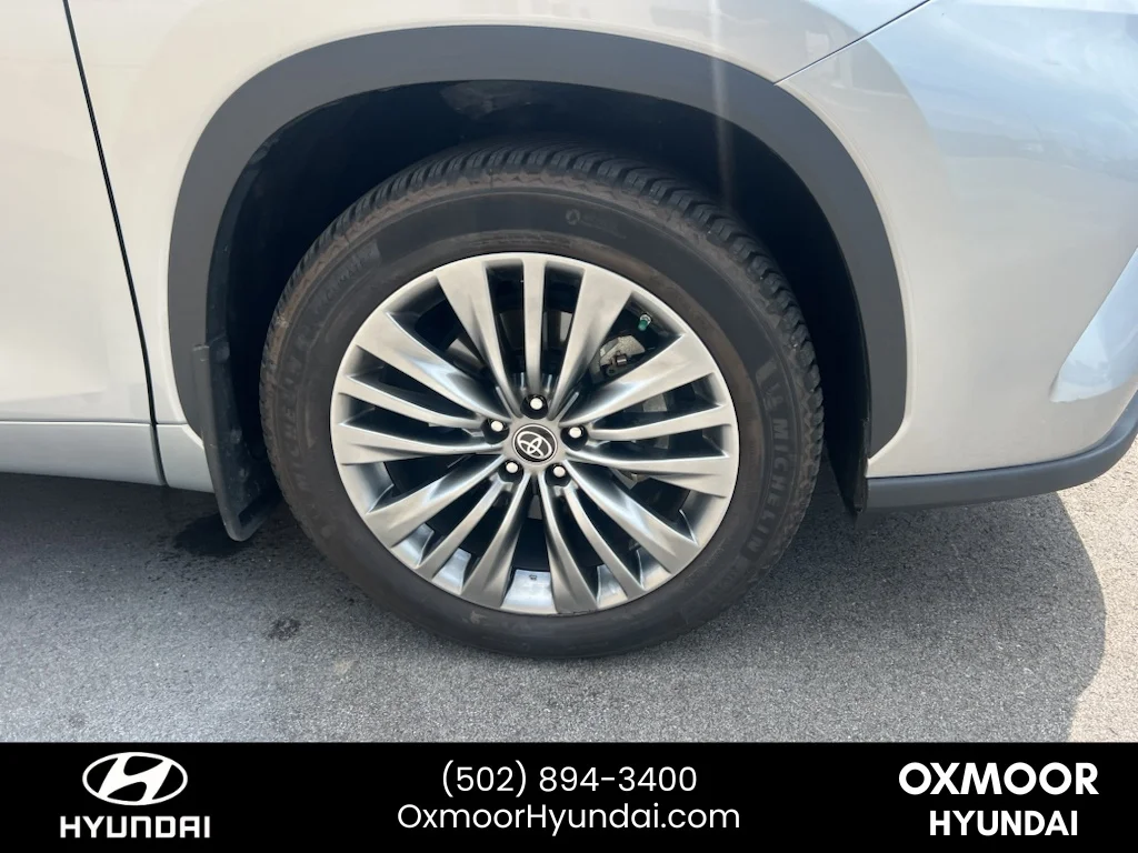 Used 2021 Celestial Silver Metallic Toyota Platinum image 3