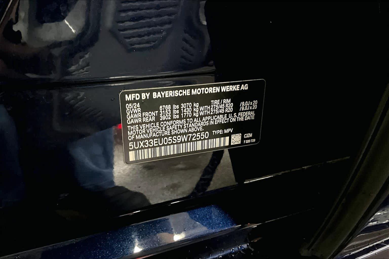 Used 2025 Tanzanite Blue II Metallic BMW M60i image 37