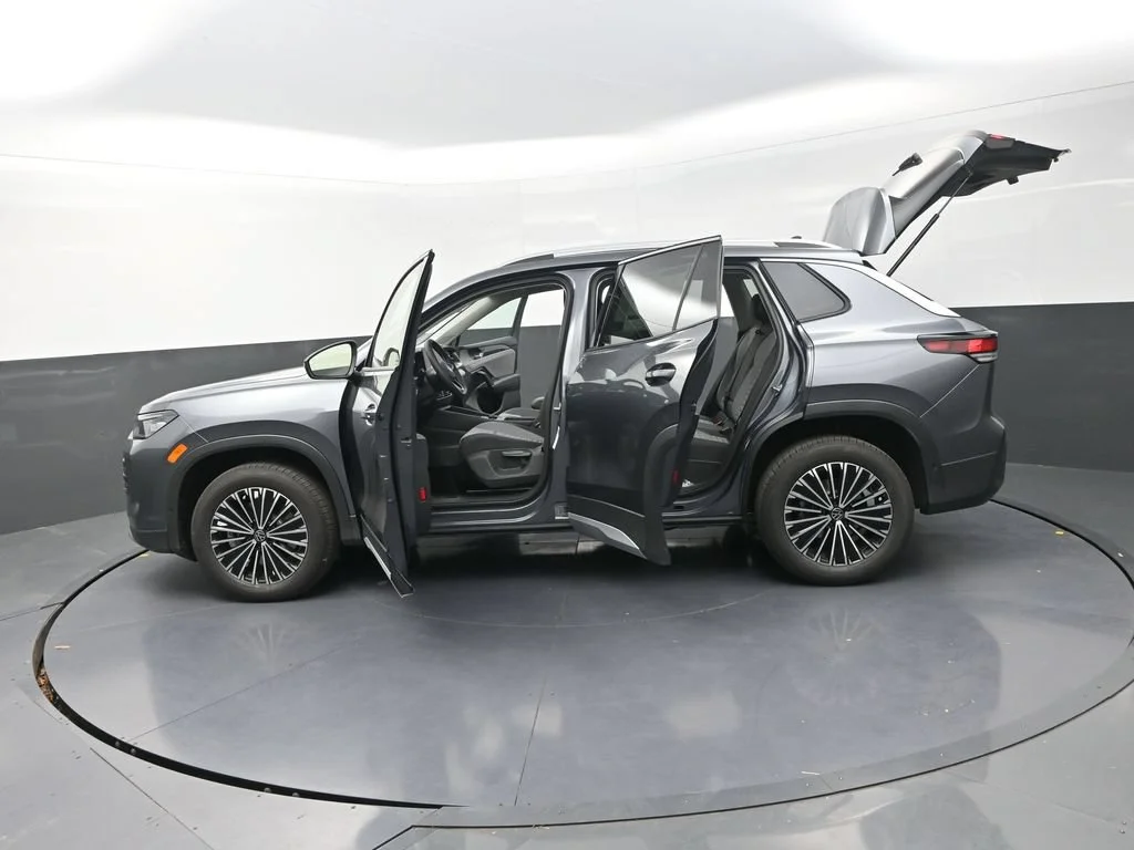 Used 2026  Volkswagen S image 32