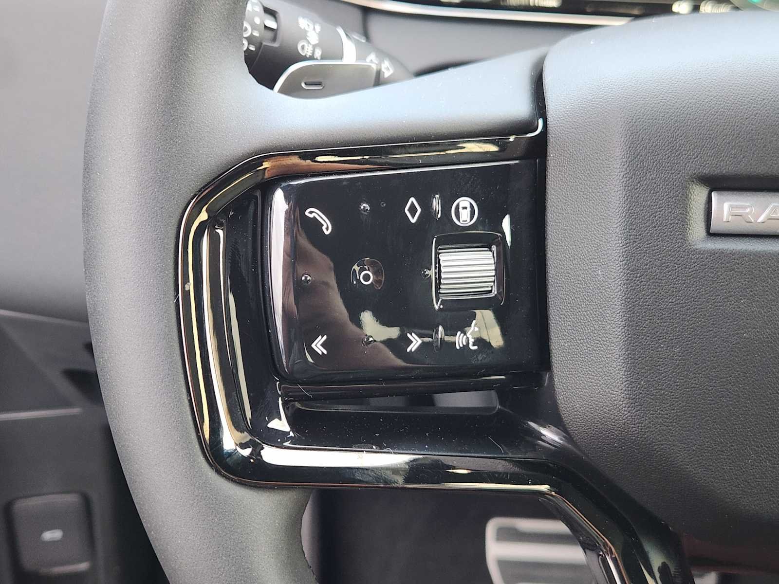 New 2026 Fuji White Land Rover Hoxton Edition image 28