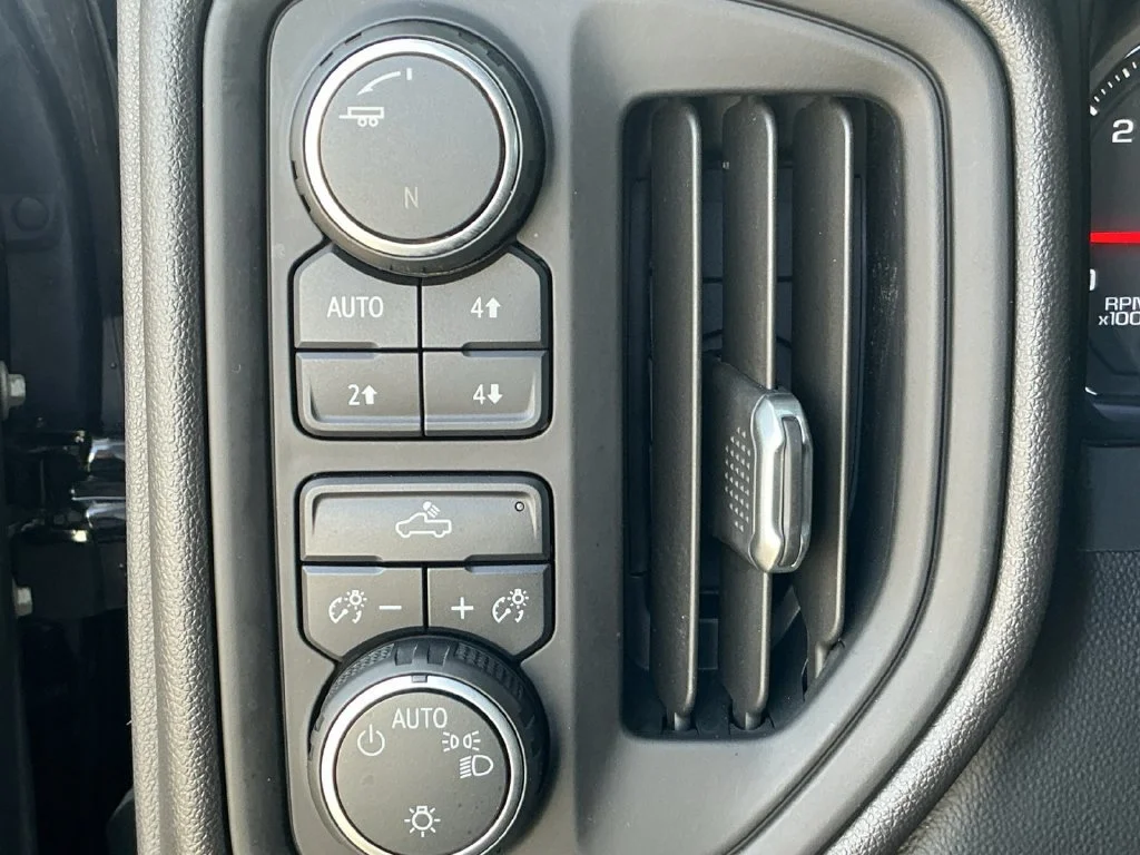 Used 2019 BLACK Chevrolet Custom Trail Boss image 25