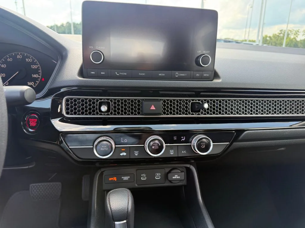 Used 2025 Silver Honda LX image 11