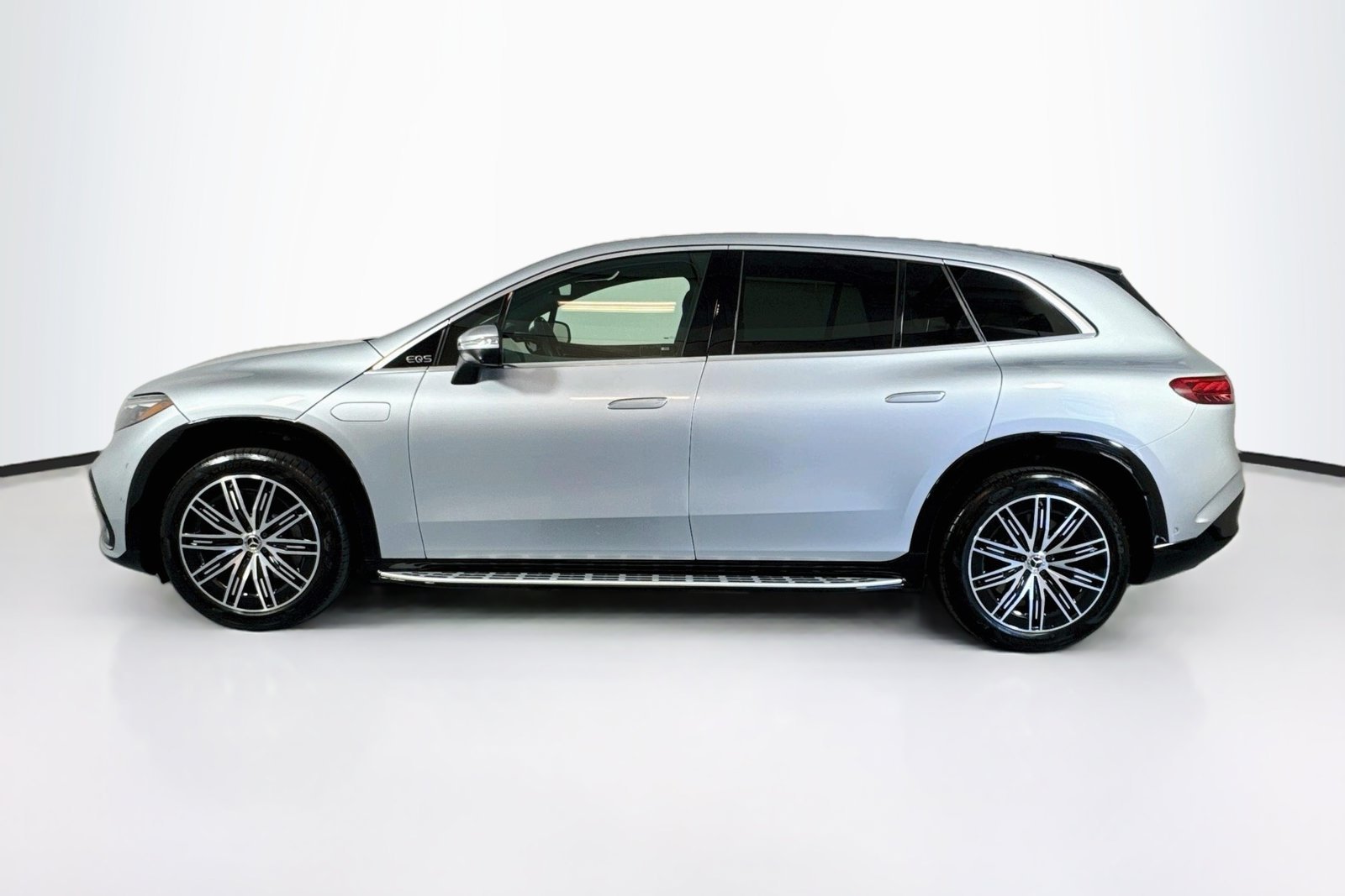 Certified Used 2024 Cirrus Silver Metallic Mercedes-Benz EQS 450+ image 8