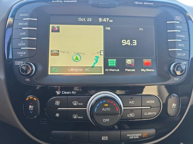 Used 2016 White Kia Plus image 21