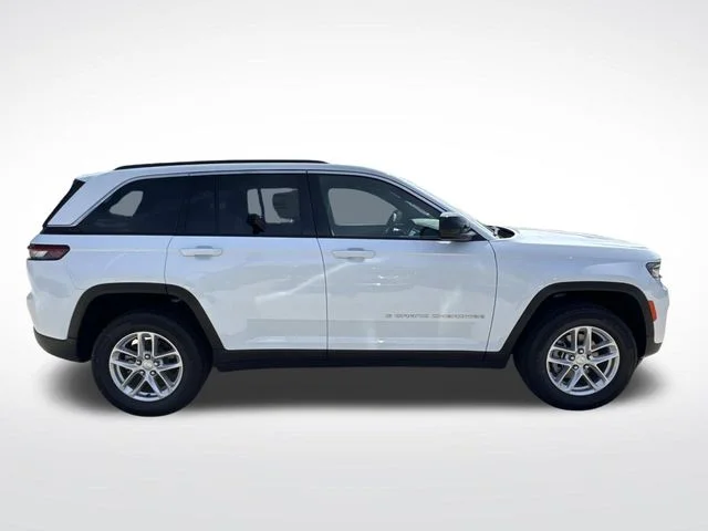 New 2026 White Jeep Laredo X image 9