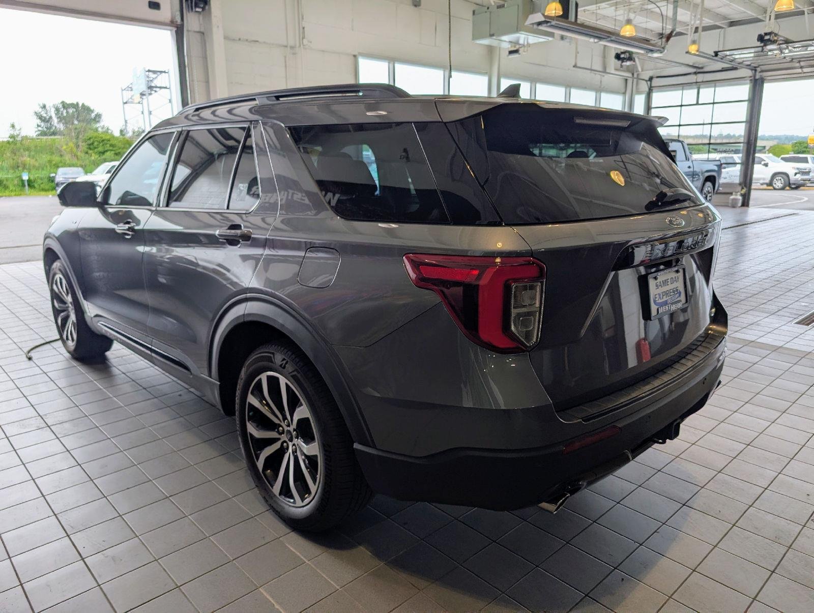 Used 2022 Gray Metallic Ford ST-Line image 5