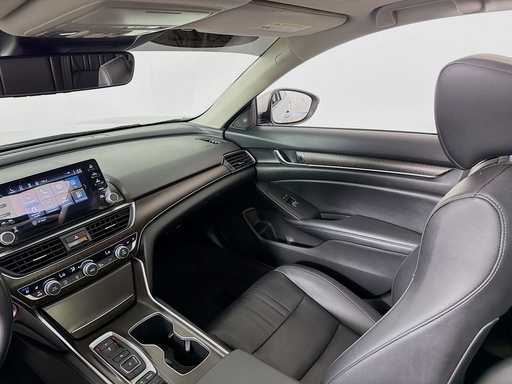 Used 2022 Lunar Silver Metallic Honda Touring image 24