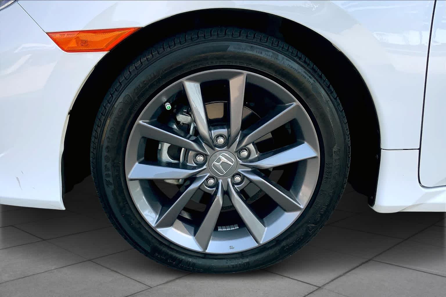 Used 2019 Platinum White Pearl Honda EX-L image 11