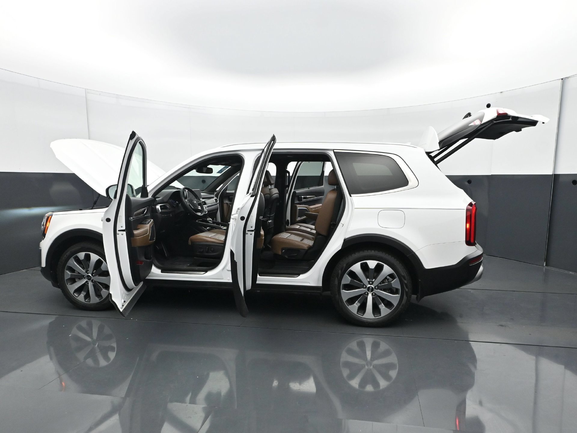 Used 2020 Snow White Pearl Kia SX AWD image 35