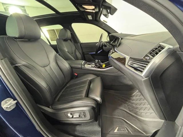 Used 2019 Blue BMW xDrive40i image 38
