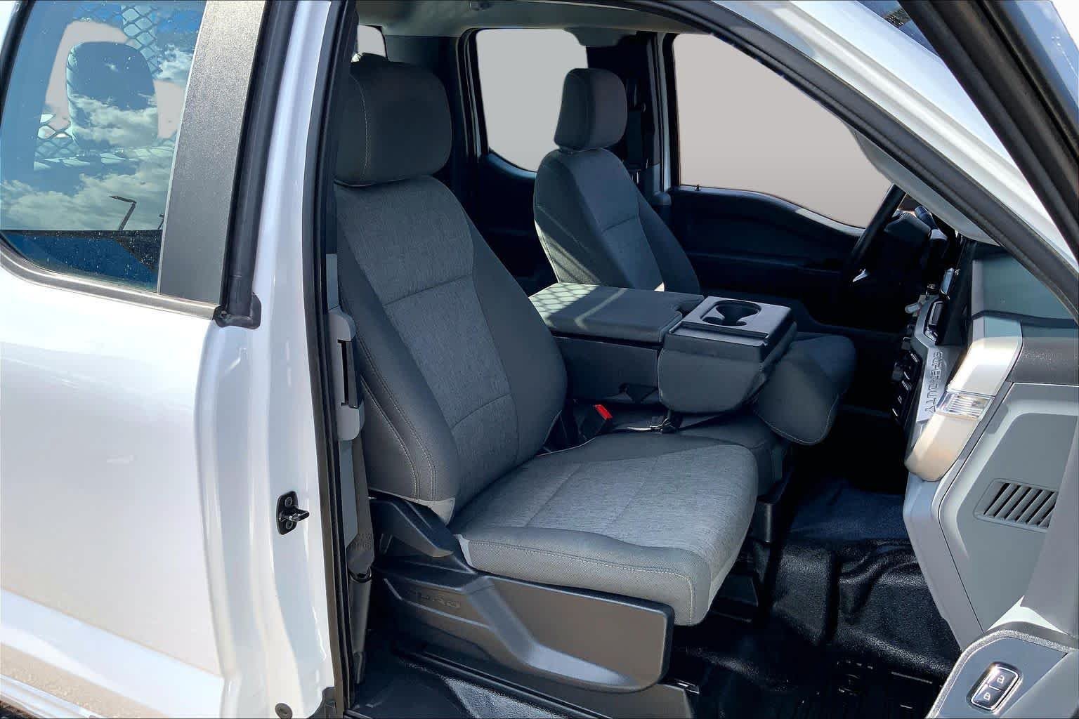 Used 2024 Oxford White Ford XL image 9