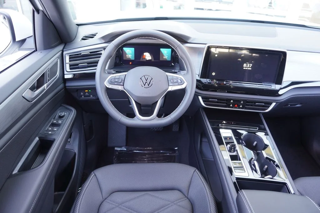 New 2026 White/off-white Volkswagen 2.0T SE w/Technology image 13