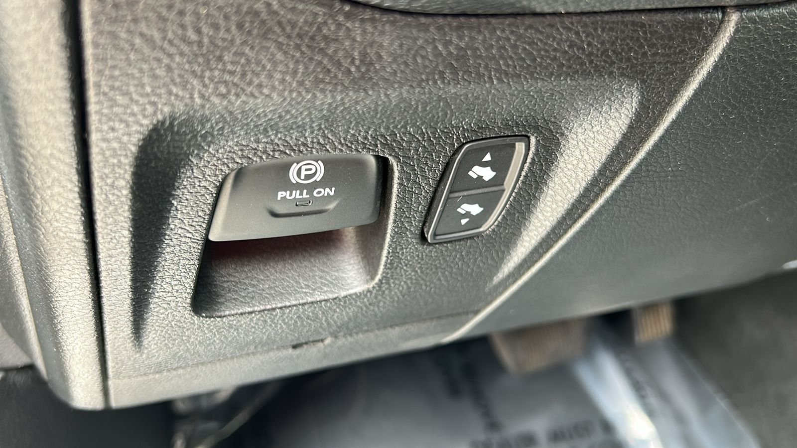 Used 2022 Red Ram Laramie image 18