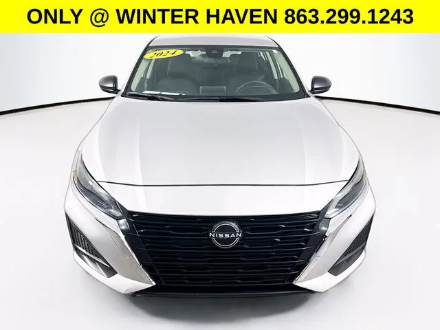 Certified Used 2024 Silver Nissan 2.5 SV image 2