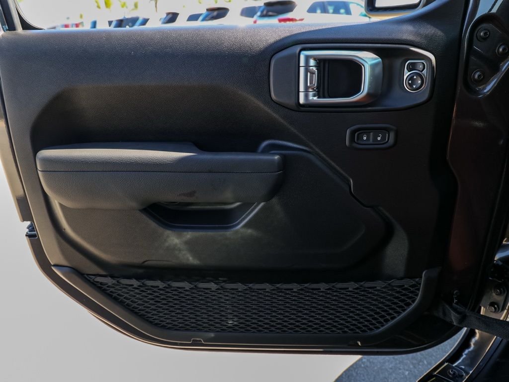 New 2026 Granite Crystal Metallic Clear-Coat Exterior Paint Jeep Sport S image 22