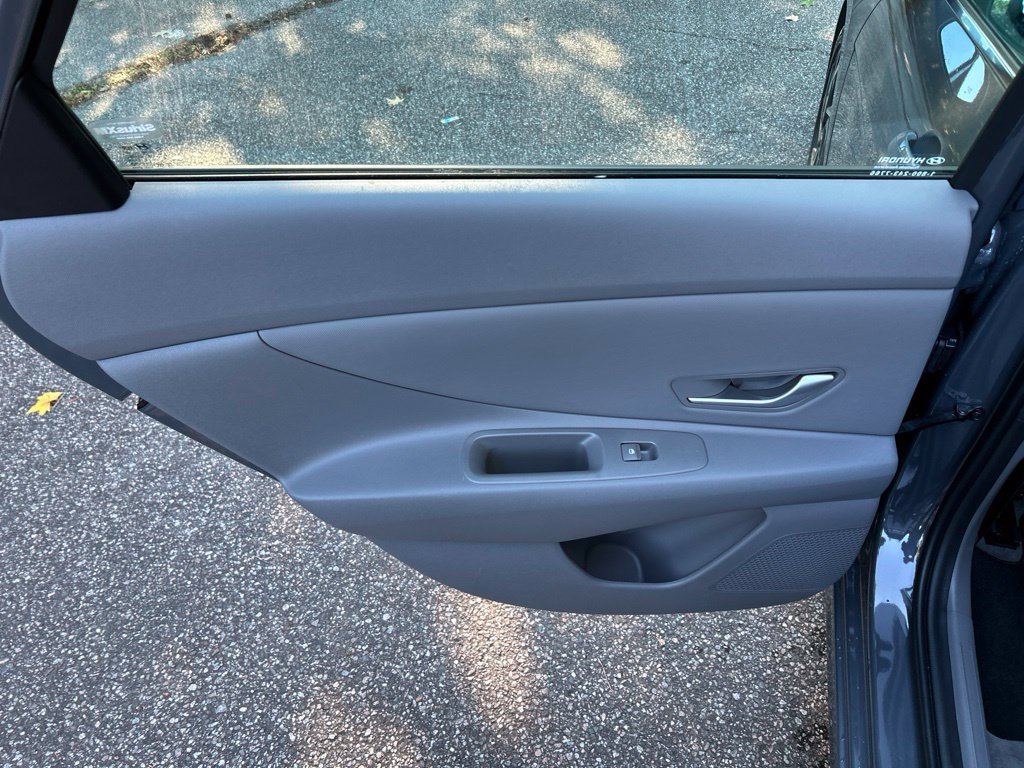 Used 2025 Gray Hyundai SEL Convenience image 24